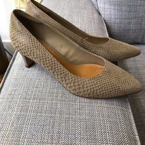 Clarks heels comfort 6M leather snake pattern